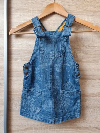 Robe salopette en jean.
