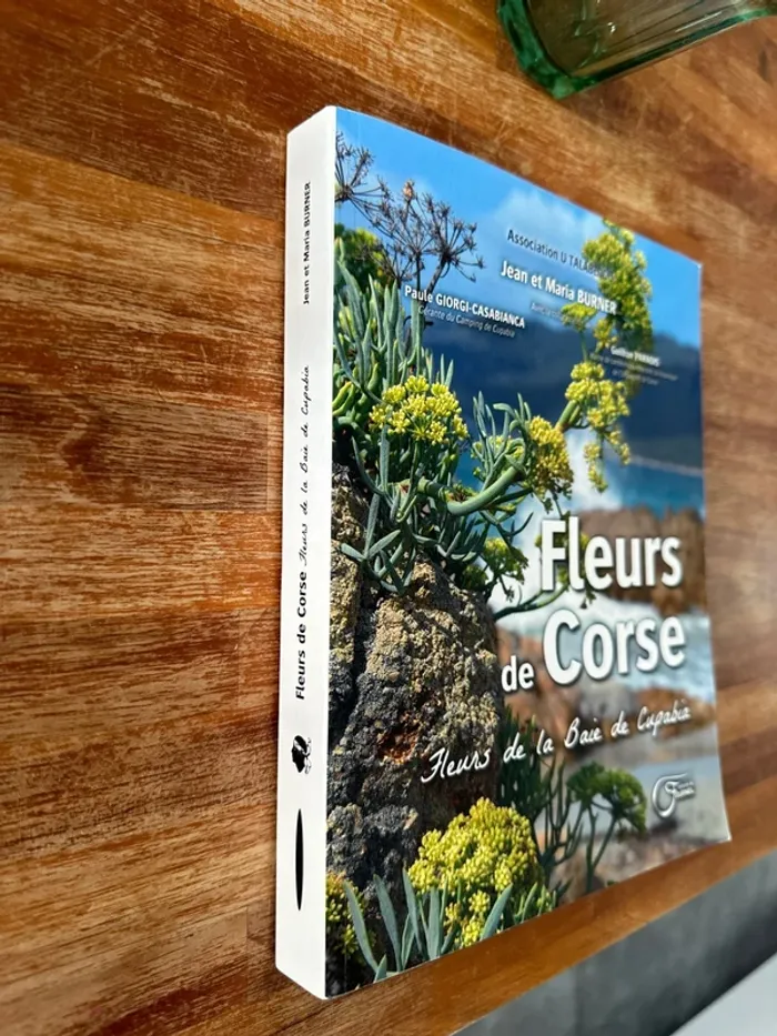 Livre Fleur de Corse, fleurs de la baie de Cupabia - photo numéro 2