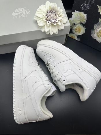 Baskets Nike Air Force 1 pointure--42