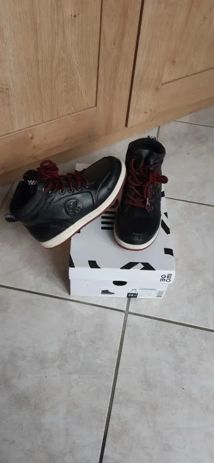 Chaussures à lacets "gémo" noires pointure 29