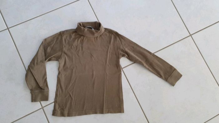 Sous pull kiabi 6/8 ans kaki Chelo5 - photo numéro 2