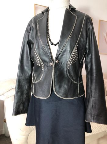 🌼 Veste en cuir cloutée pour femme🌼