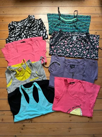 Lot de débardeurs / hauts / tops / tee-shirts taille M
