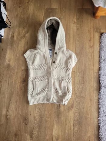Gillet a capuche sans manche beige taille 12 ans