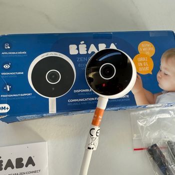 Caméra de surveillance pour bébé BÉABA Zen Connect.