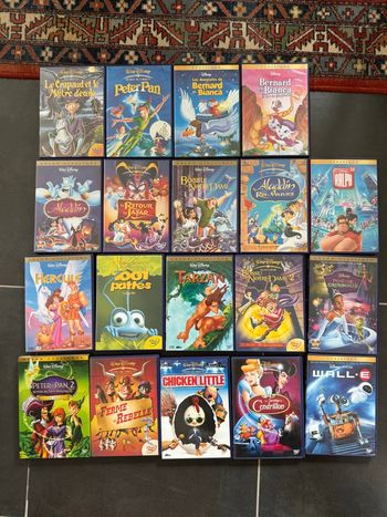 Lot 19 dvd réservé pour Martine