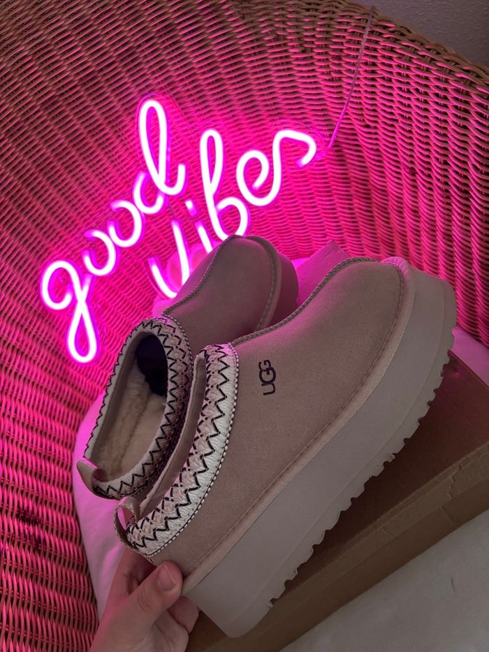 UGG plate-forme beige - photo numéro 2