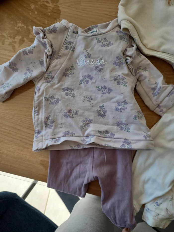 Lot vêtements 1 mois - photo numéro 2