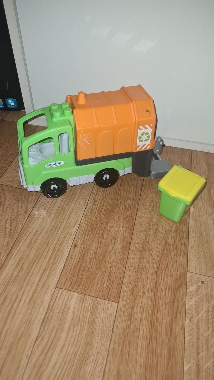 Camion poubelle