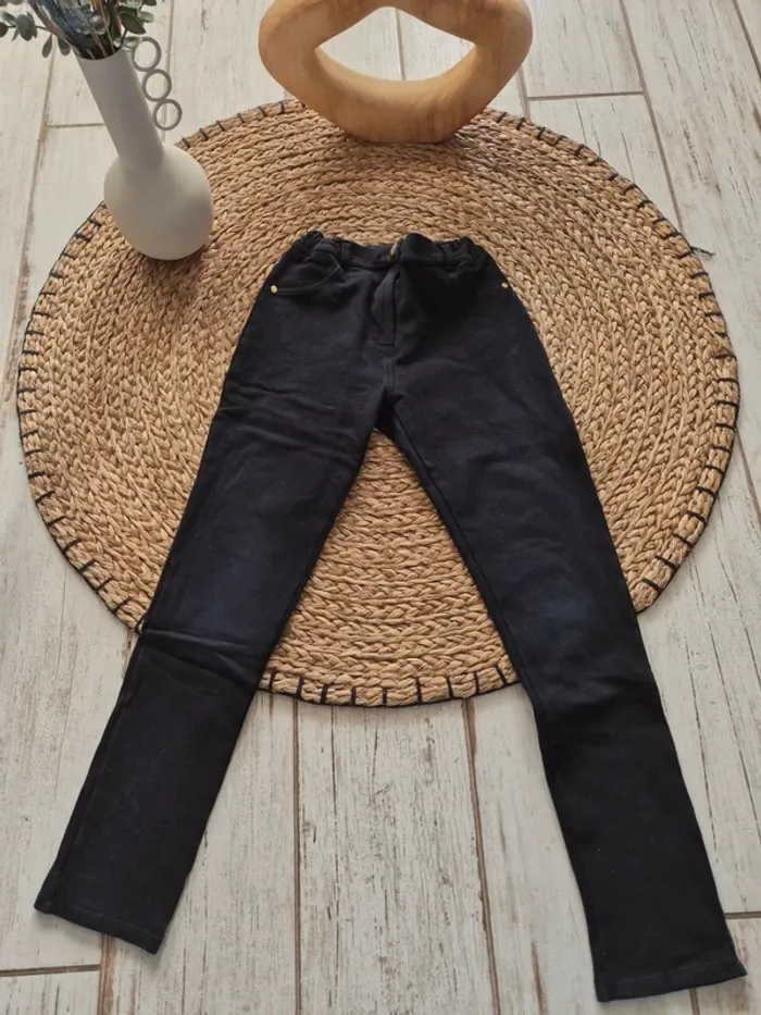 Pantalon noir réglable a la ceinture