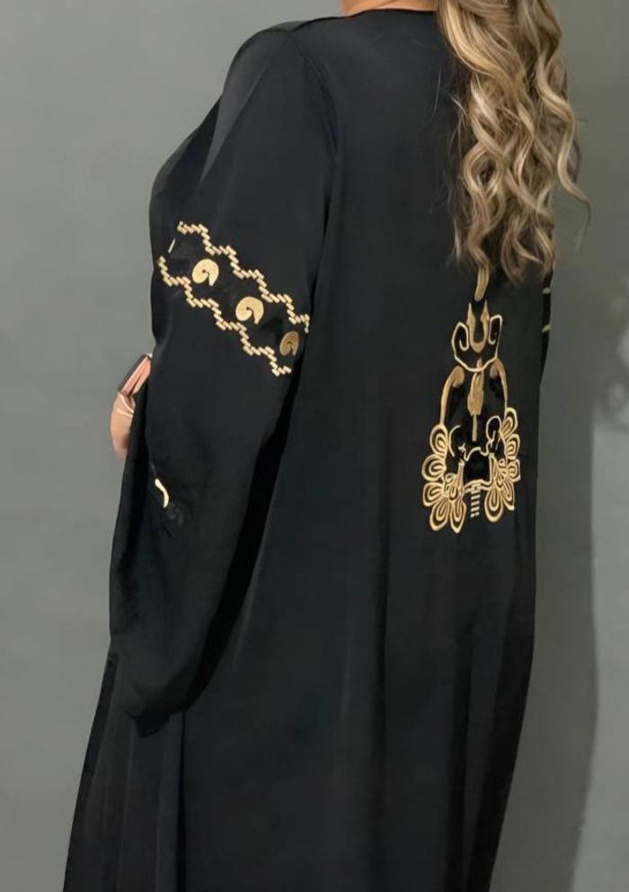 Robe longue style caftan en crêpe de soie