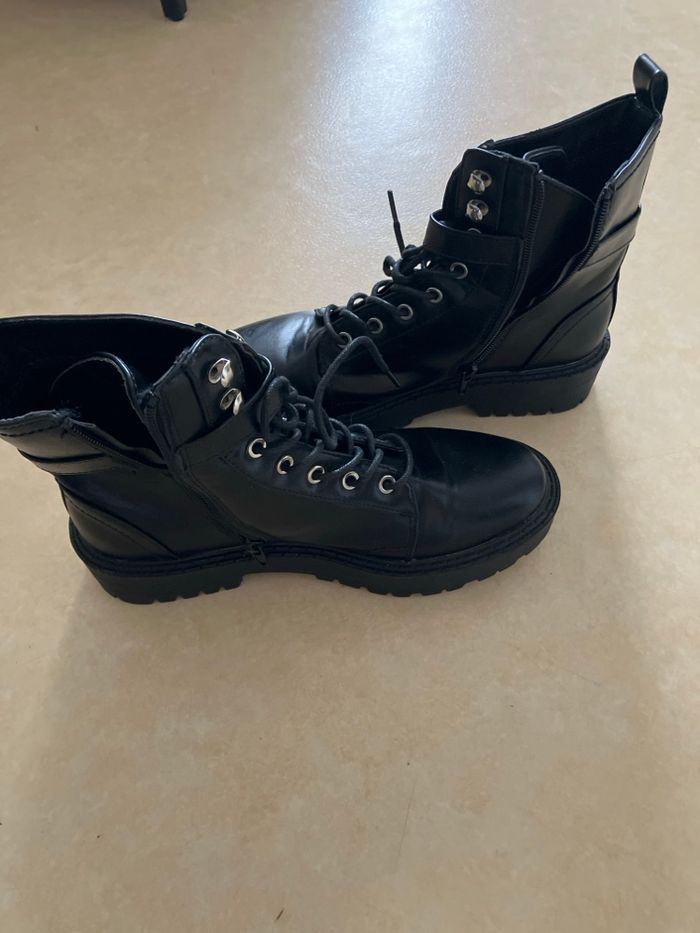 Vends bottines noir en cuir - photo numéro 3
