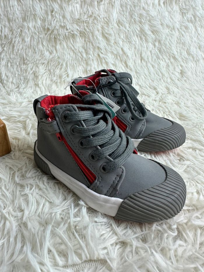 Paire de chaussures Obaibi taille 23 - photo numéro 2