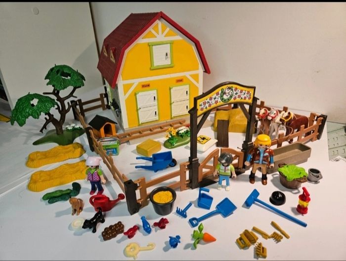 Ranch avec Poneys Playmobil Country 5222