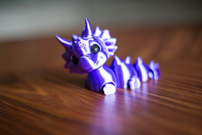 Tricératops / petit dragon articulé / animal articulé - violet métallisé - photo numéro 10