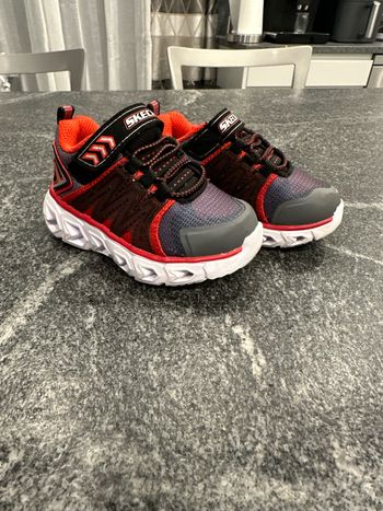 Chaussures Skechers taille 21 très bon état