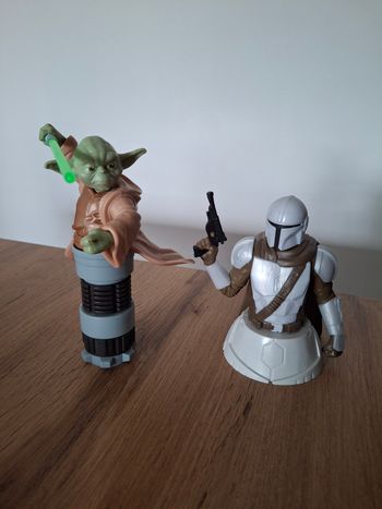 Figurines Yoda et Mandalorian