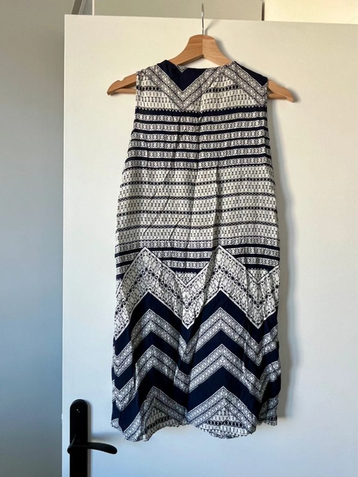 Robe Edji blanche et bleue à motif 38 - photo numéro 4