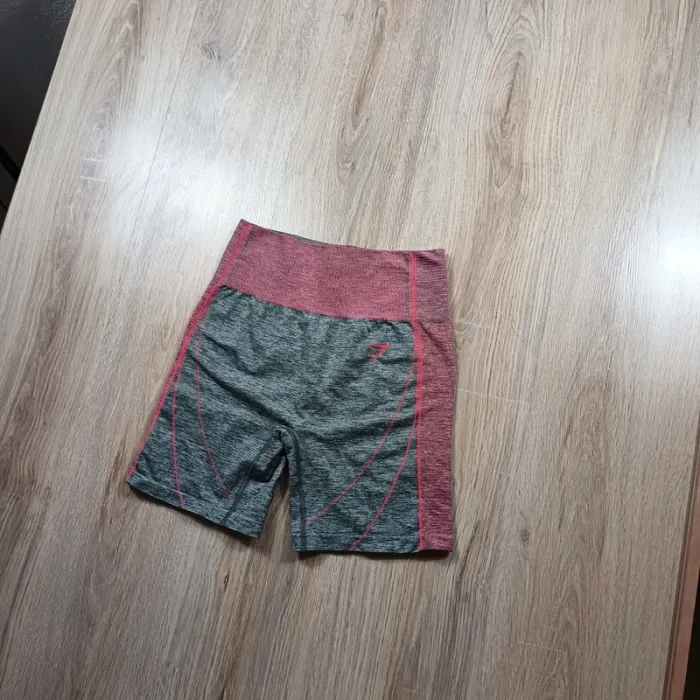 Short gymshark femme gris rose M - photo numéro 2