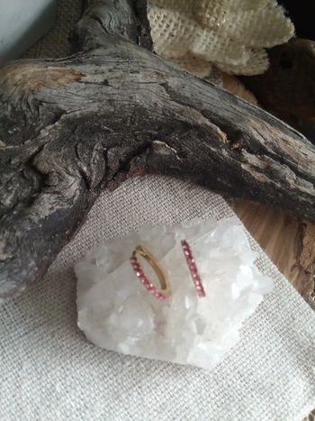 Petites créoles zircons rose tourmaline