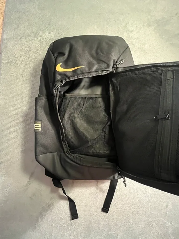Sac à dos Nike Elite couleur Black/Gold Swoosh – 33L - photo numéro 6