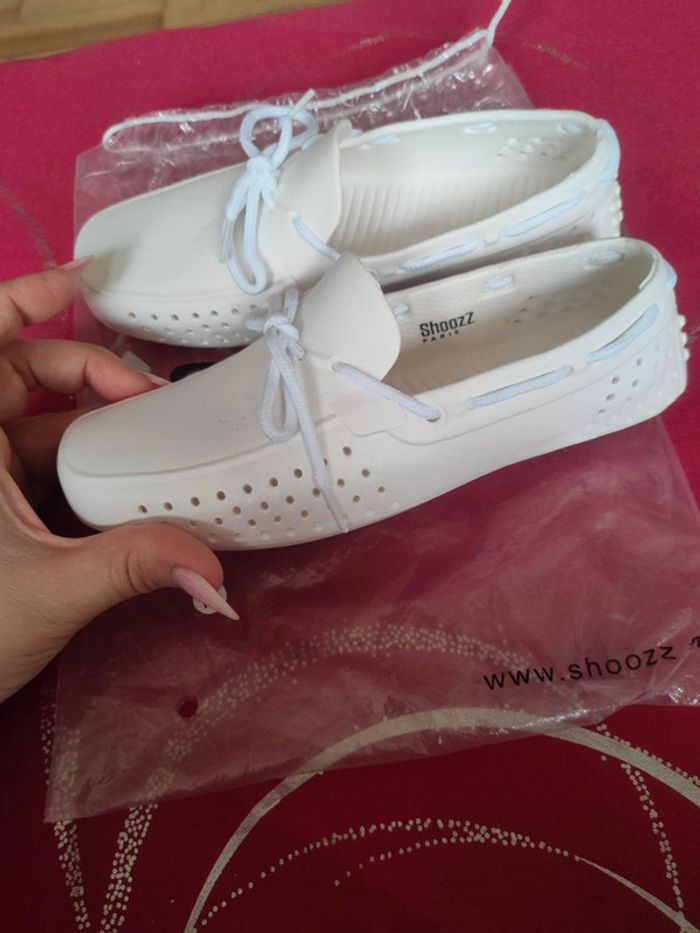 Chaussures neuves pointure 34 - photo numéro 2