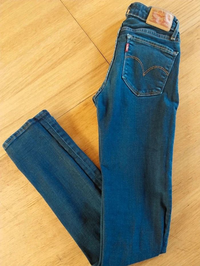 Jeans Levi's 714 straight 23*30 neuf