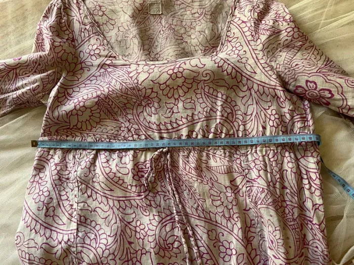 Très jolie Robe en Lin, se resserre sous la poitrine, grise à motif couleur lilas  -Taille - photo numéro 7