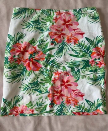 Mini jupe mim fleuri tailleM coloré été