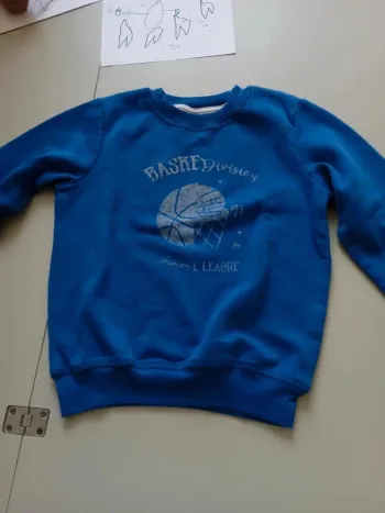 Pull tex basket 7-8 ans