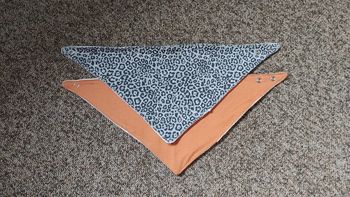 Lot 2 bavoirs bandanas bébé neufs