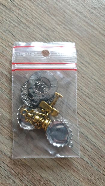 Lot breloques pour loisir créatif