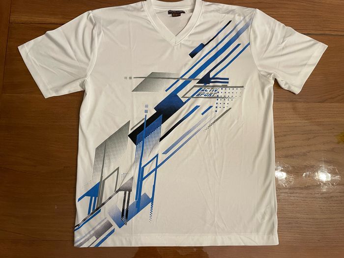 TEE shirt