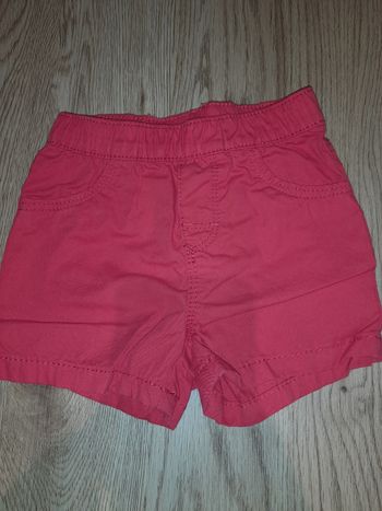 Short 12 mois neuf