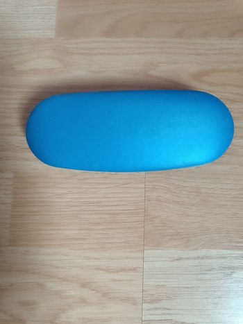 Etui à lunettes bleu neuf