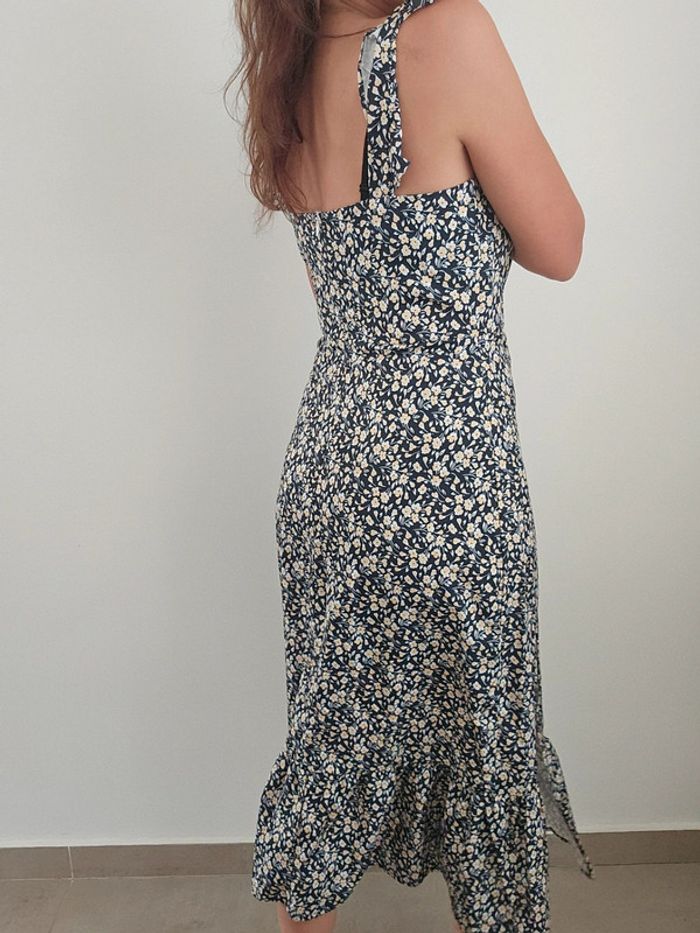 Robe noire fleurie - photo numéro 4
