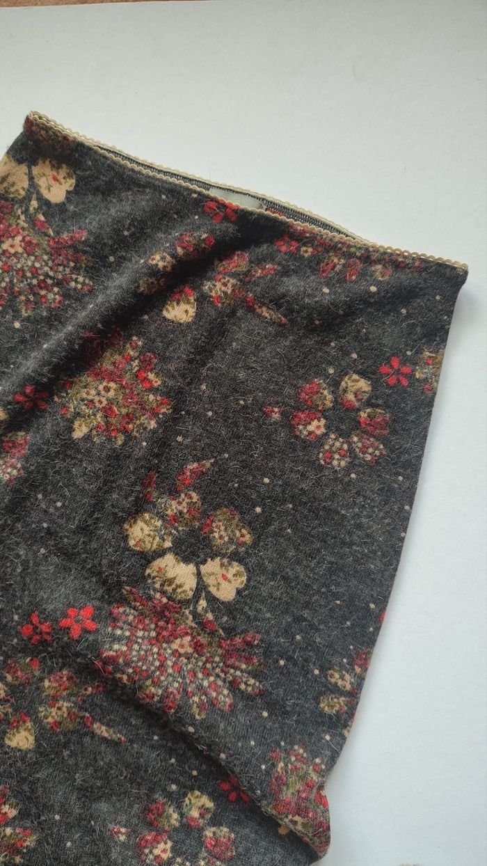 Jupe vintage fleur laine T34