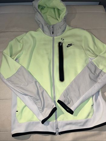 Haut Nike tech gilet