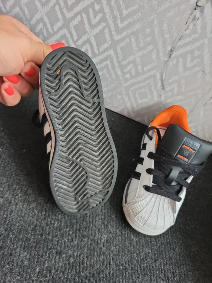 Magnifique paire de Stan smith - photo numéro 3