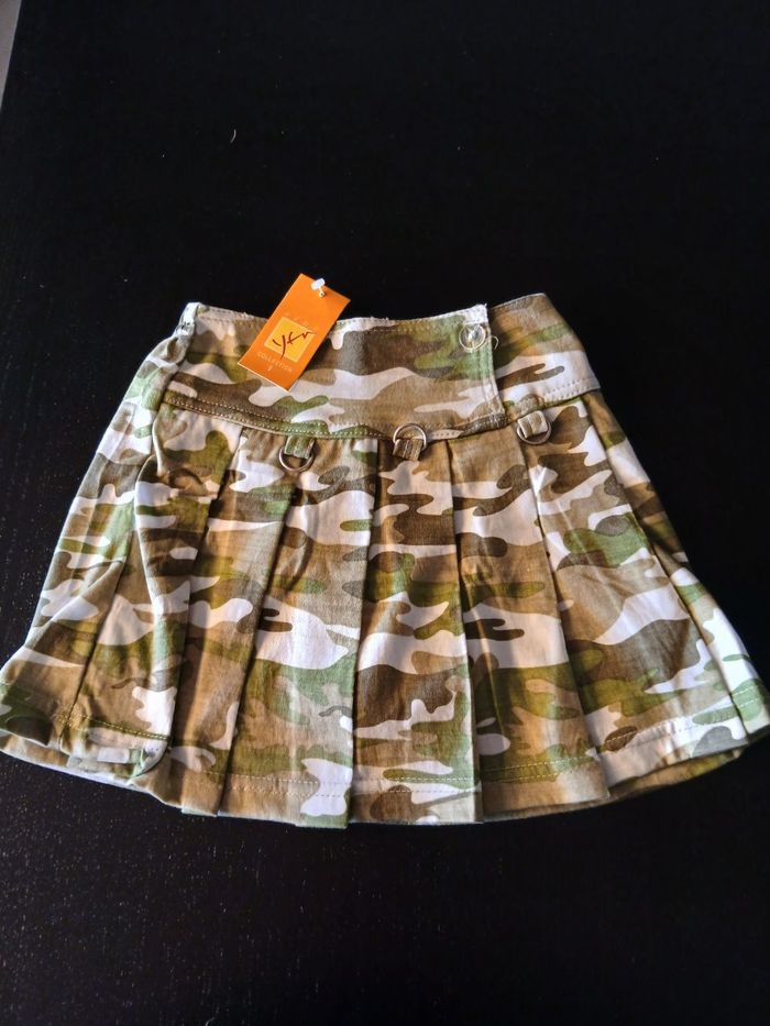 Jupe short kaki vert 1 ans