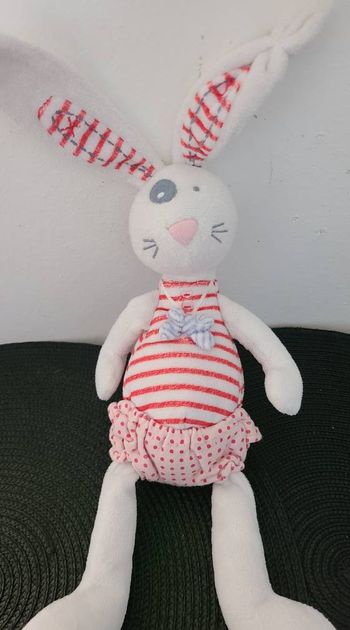 doudou lapin blanc rouge by tape a l'oeil