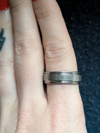 Bague en acier "love"