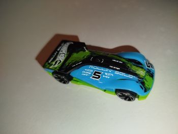 Hot Wheels Rollin' Solo Série Netflix Let's Race 2024