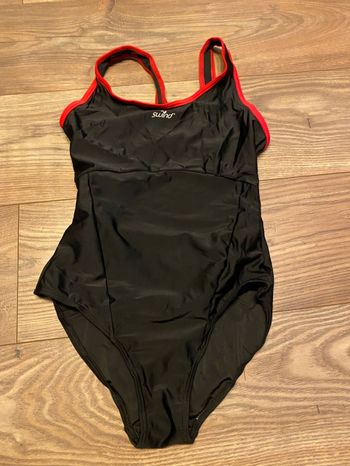 Maillot de bain 1 pièce Swind noir et rouge Taille S, neuf jamais porté.