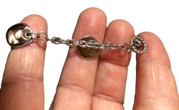 Boucles d'oreille pendantes "Jean Delatour"