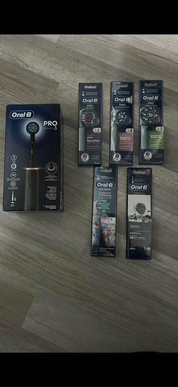 Brosse à dent électrique +3 lots de brossettes