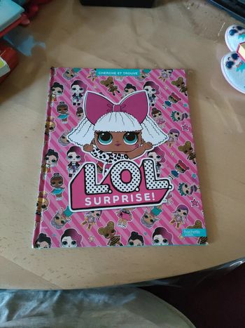 Livre format BD cherche et trouve LOL