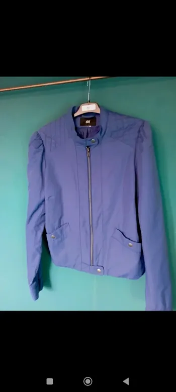 Blouson d'été bleu vif