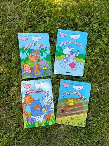 4 livres collections les bébés de la jungle.