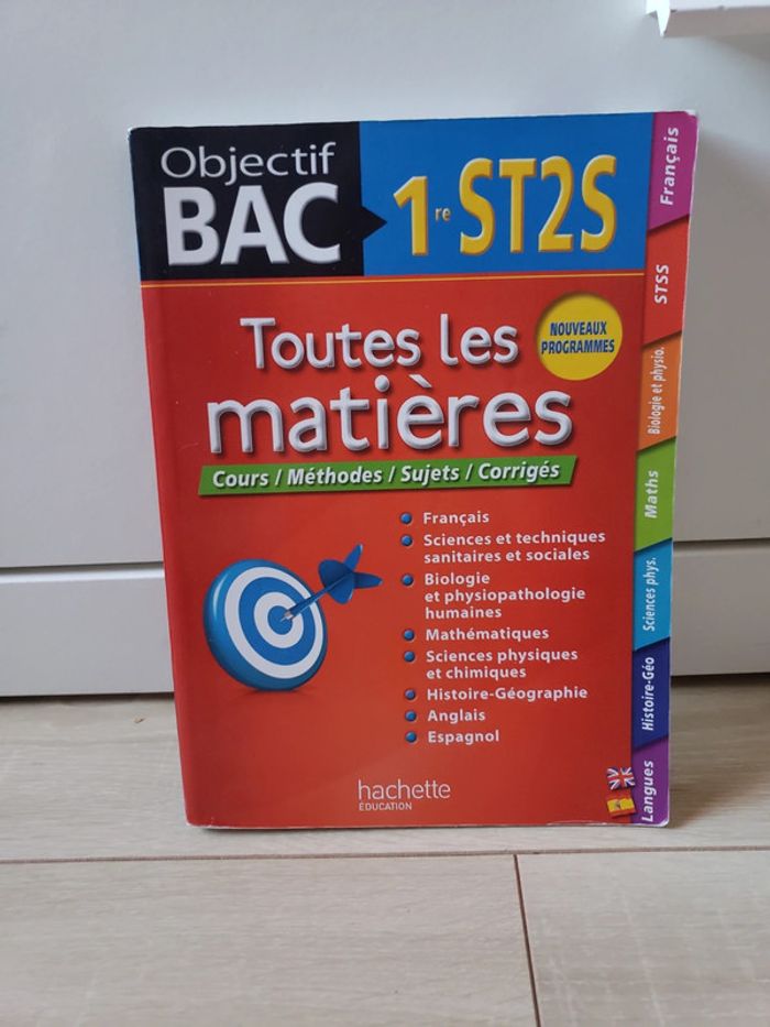 Livre 📕 Objectif bac 1° ST2S hachette education 5€ - photo numéro 2